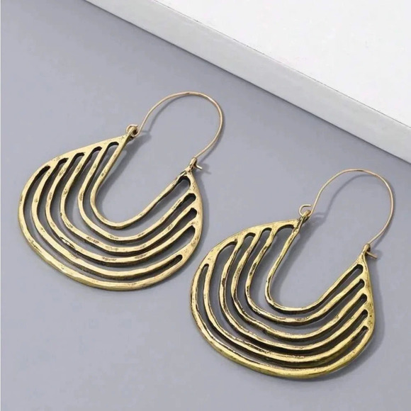 Beautiful bohemian style statement earrings - Picture 2 of 3